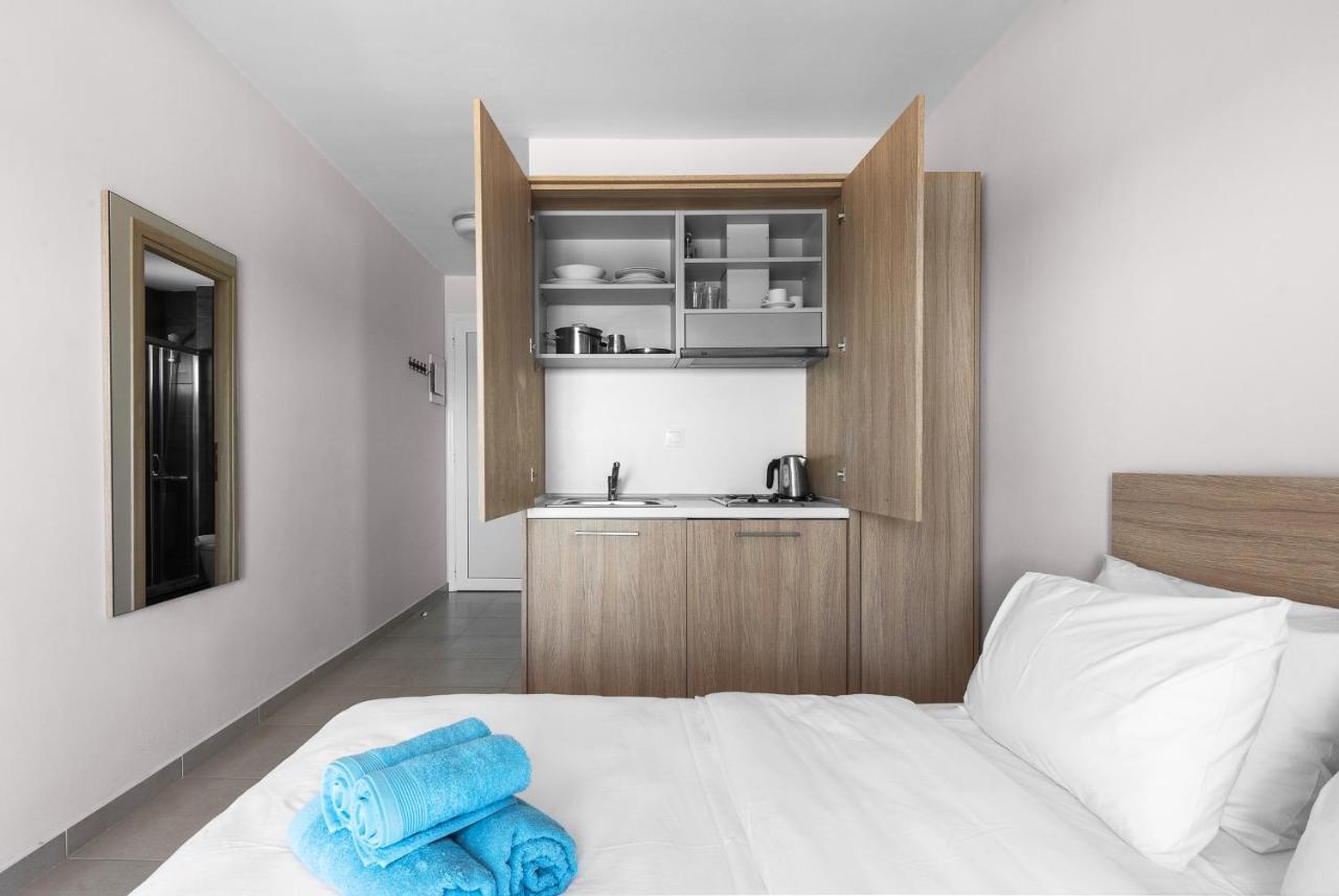 Апартаменты Blue Flag, Nilie Hospitality Mgmt Олимпиаки-Акти Экстерьер фото