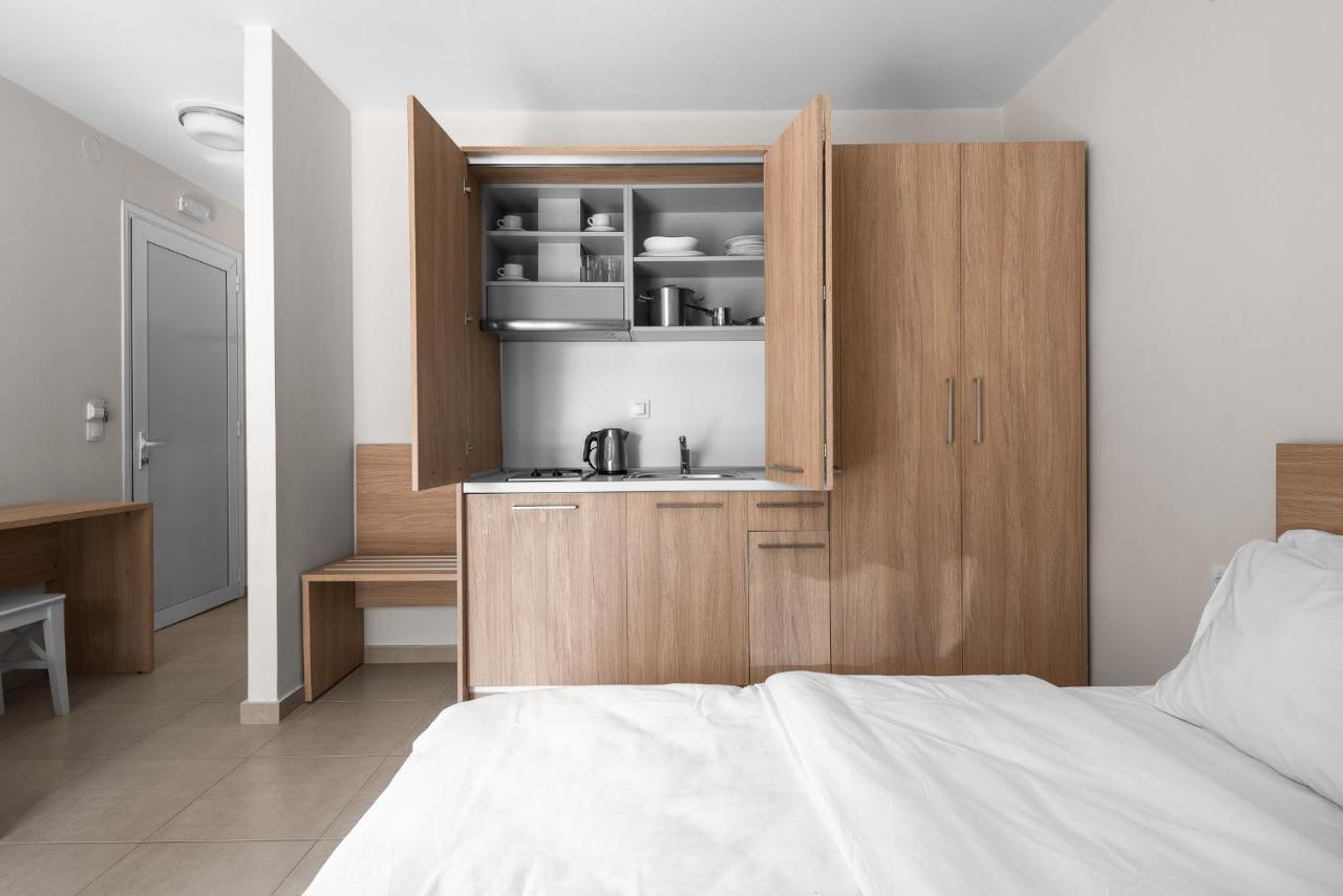 Апартаменты Blue Flag, Nilie Hospitality Mgmt Олимпиаки-Акти Экстерьер фото